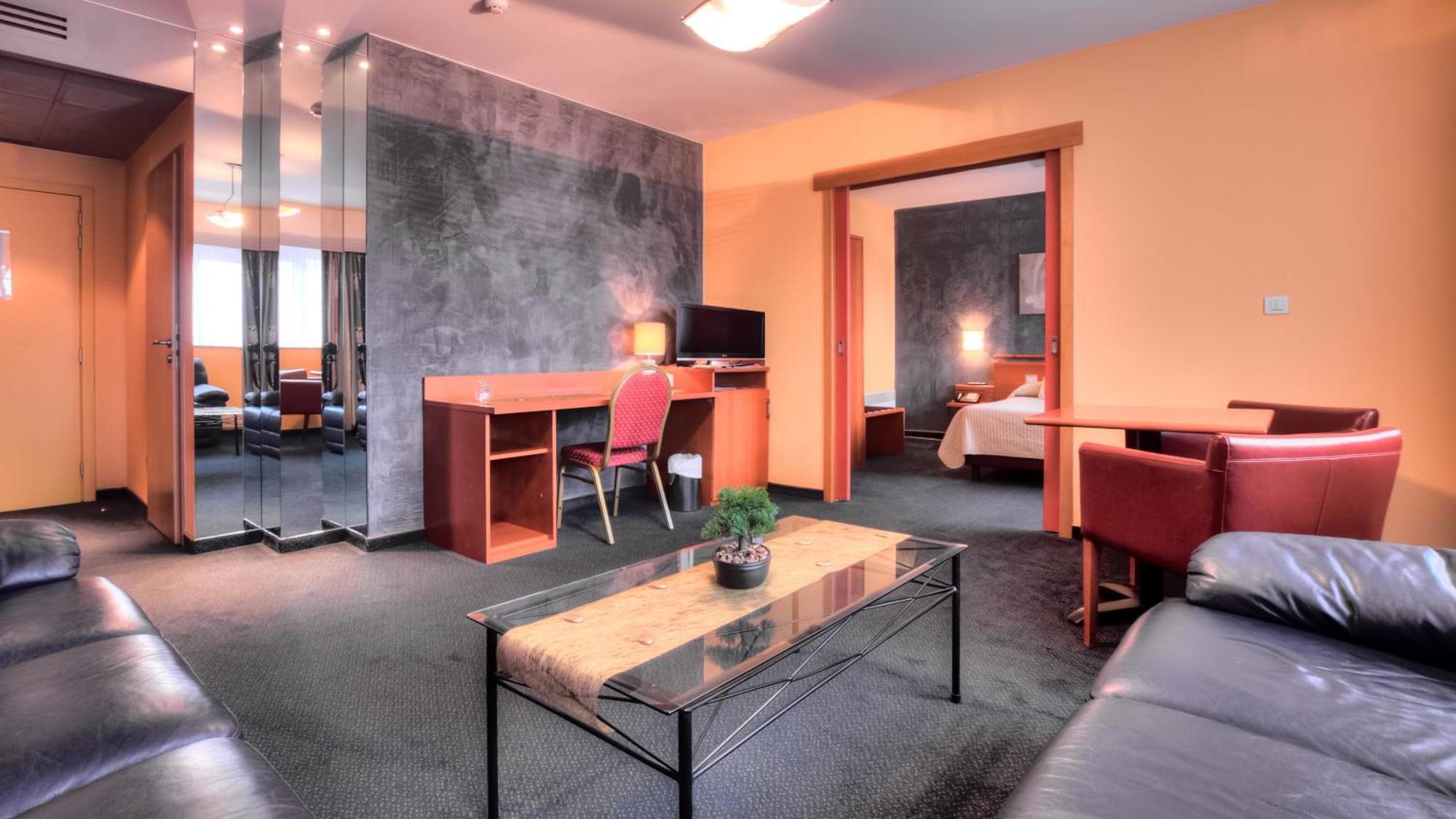 Hotel Tristar La Louviere Phòng bức ảnh