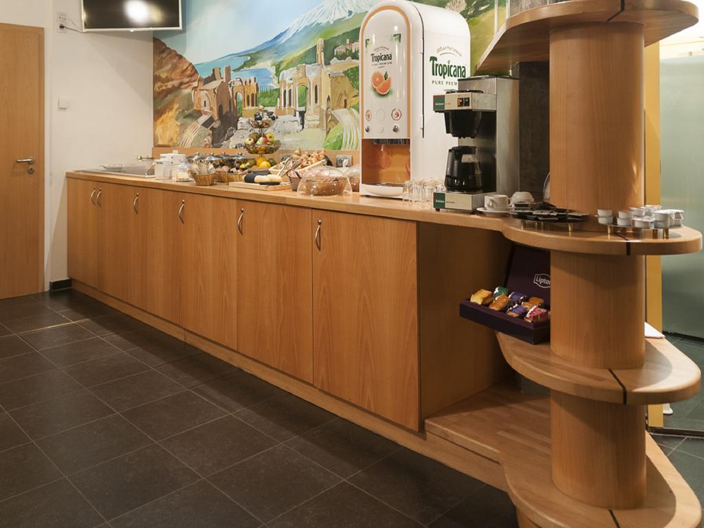 Hotel Tristar La Louviere Ngoại thất bức ảnh